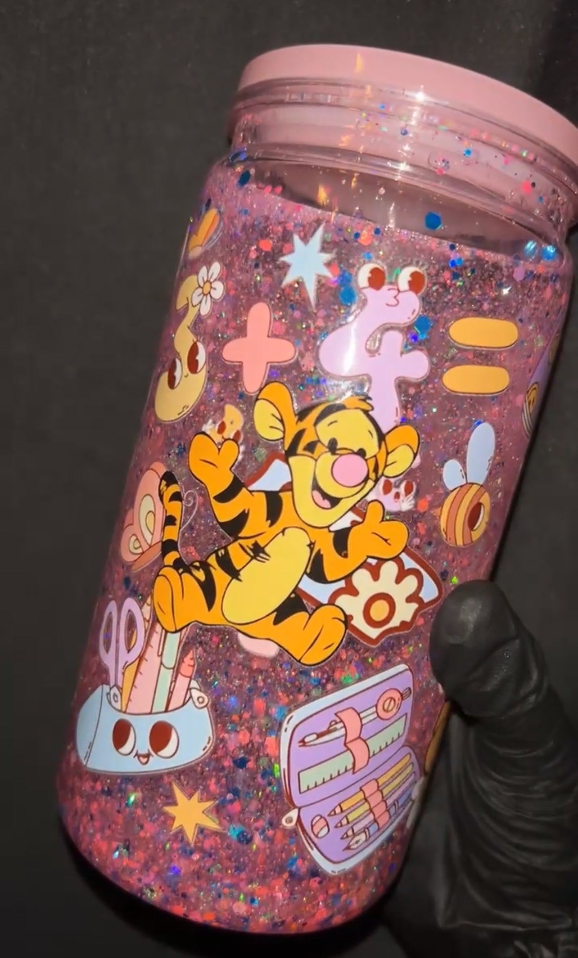 handmade pink Winnie the pooh and friends tumbler đ”âđ«